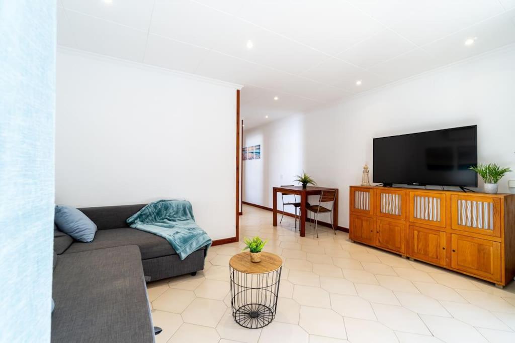 Apartment 50mbeach-2room-pool-wifi-bigterrace-portavntura-aa10 Salou